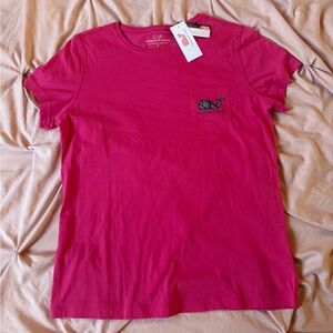 NWT Vineyard Vines Fuchsia Pink T-Shirt in Size S